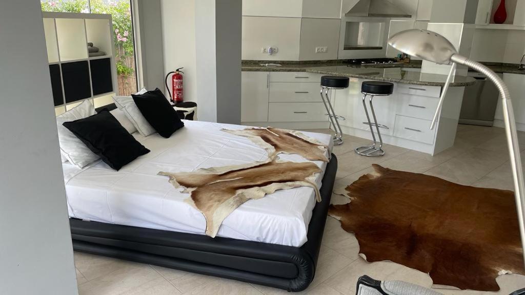 Luxury Villa With Swimming Pool And Jacuzzi Marbella Exteriör bild