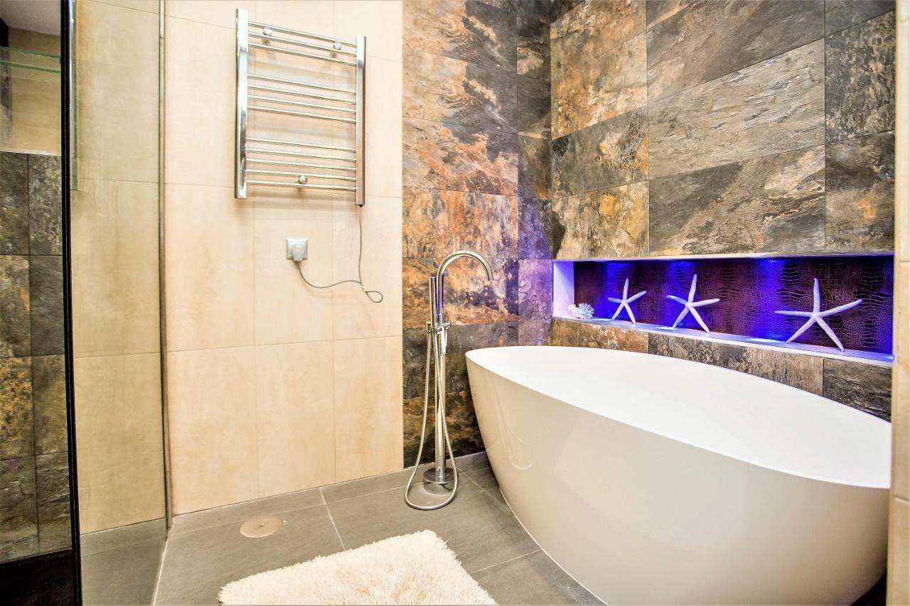 Luxury Villa With Swimming Pool And Jacuzzi Marbella Exteriör bild