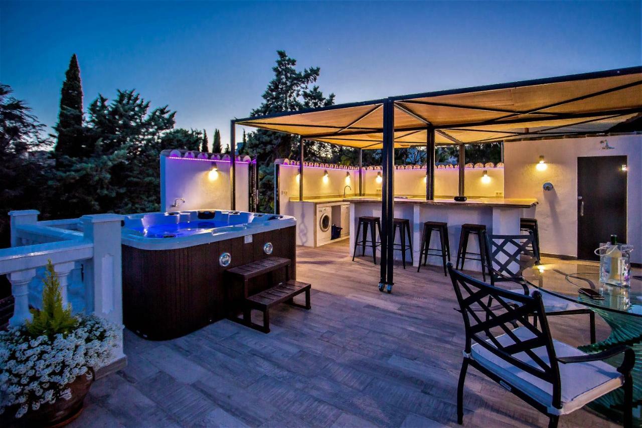 Luxury Villa With Swimming Pool And Jacuzzi Marbella Exteriör bild