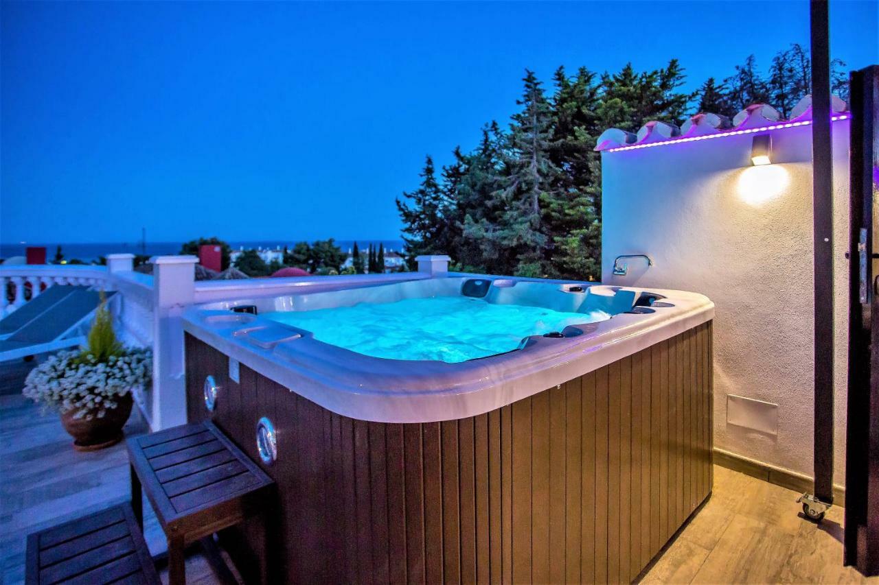 Luxury Villa With Swimming Pool And Jacuzzi Marbella Exteriör bild