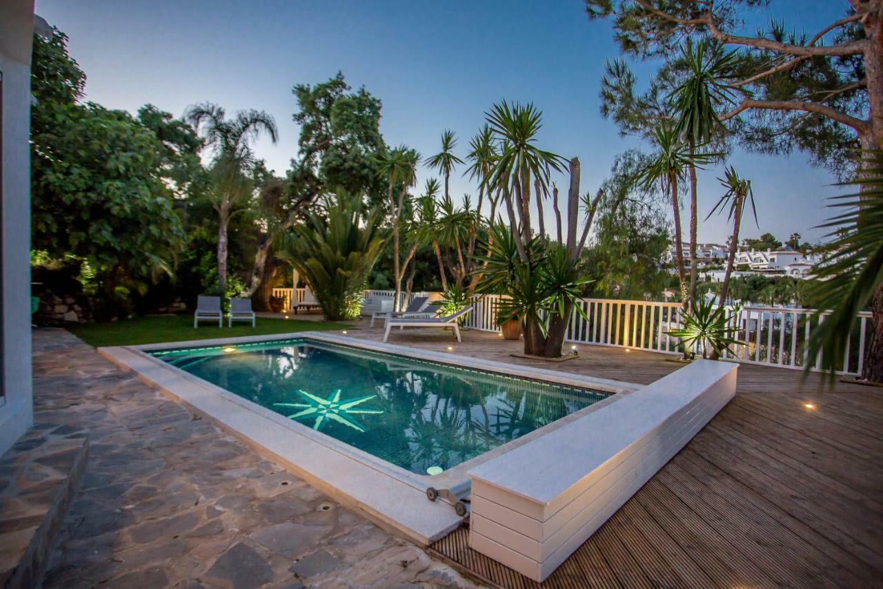 Luxury Villa With Swimming Pool And Jacuzzi Marbella Exteriör bild